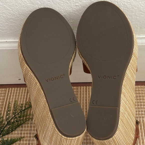 VIONIC MARINA Ankle Strap Sandals Size: 11 - Picture 6 of 6